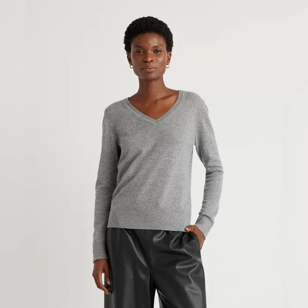 Quince Mongolian Cashmere V-Neck Sweater size large NWT